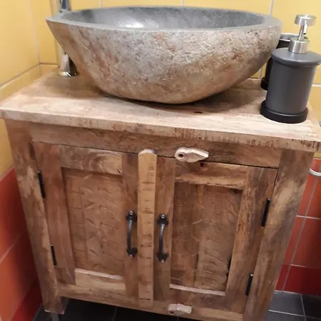 Wioska Pod Kogutem 팜스테이 *